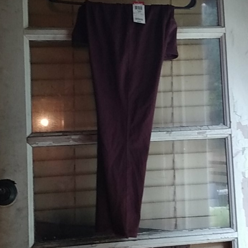 Capris - Picture 2 of 3